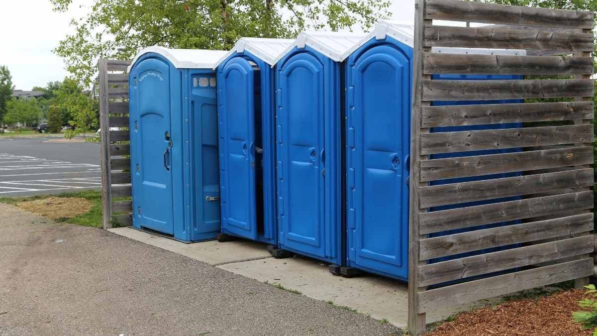 VIP Trailer Restrooms - Porta Potty Rental Pros - Porta Potty Rentals services in Braymer, MO